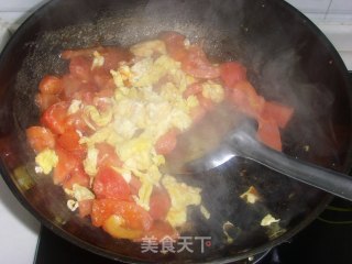西红柿鸡蛋炒蒜苗的做法步骤：7