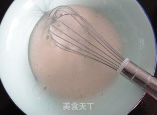 简单蛋糕怎么做---卷起来  超软千页纹黄桃蛋糕卷的做法步骤：3