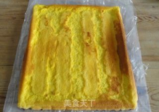简单蛋糕怎么做---卷起来  超软千页纹黄桃蛋糕卷的做法步骤：9