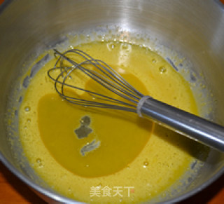 香蕉核桃戚风蛋糕的做法步骤：2