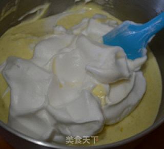 香蕉核桃戚风蛋糕的做法步骤：9