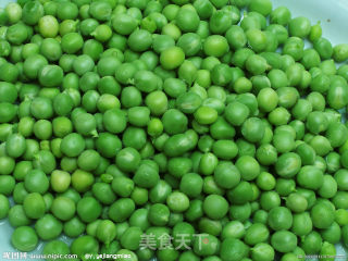 火腿炒豌豆的做法步骤：1