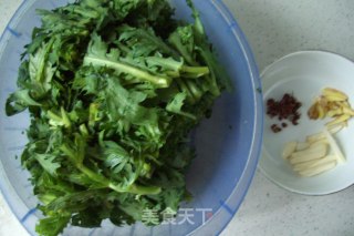 清炒茼蒿的做法步骤：2