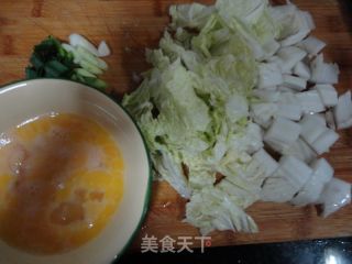 鸭蛋炒白菜的做法步骤：1