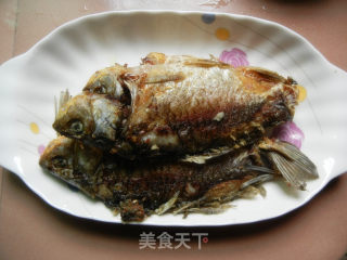 懒人黄豆酱烧鱼的做法步骤：1