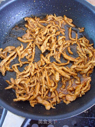 【传统北京风味菜】京酱肉丝的做法步骤：10