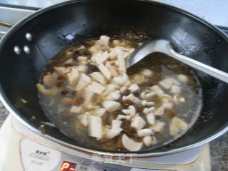 酸辣三菇豆腐汤的做法步骤：6