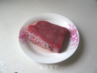 让你闻着味道就想吃的一道超级开胃菜--尖椒沙茶牛肉的做法步骤：1