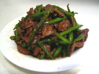 让你闻着味道就想吃的一道超级开胃菜--尖椒沙茶牛肉的做法步骤：15