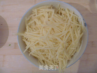 香菇土豆饼的做法步骤：2