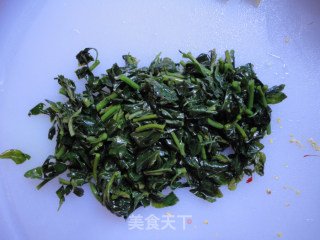 枸杞头拌虾皮的做法步骤：6