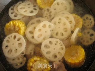 速食排骨藕汤的做法步骤：4