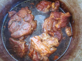 用红酒打造风味独特的【红酒酱牛肉】的做法步骤：5