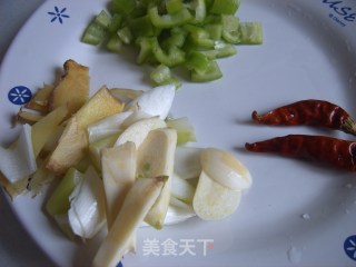 家常红烧带鱼的做法步骤：4