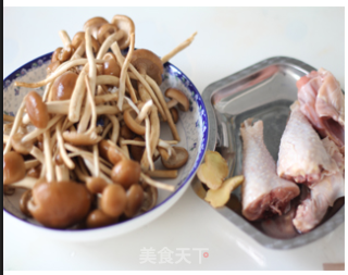 简单2步打造美味鲜汤——茶树菇土鸡汤（催乳御寒）的做法步骤：1