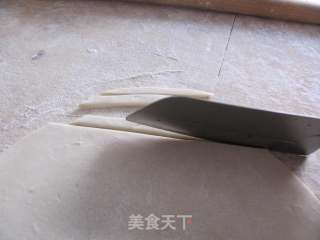 莴笋炒猫耳的做法步骤：3