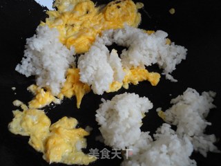 婆婆丁蛋炒饭的做法步骤：5