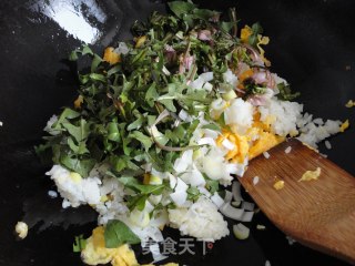 婆婆丁蛋炒饭的做法步骤：6
