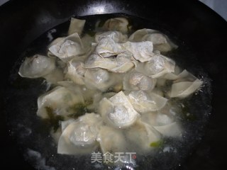 荠菜鲜肉大馄饨的做法步骤：12