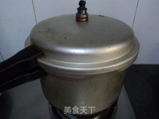 【猪肚莲子汤】的做法步骤：7