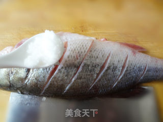 清蒸鲈鱼的做法步骤：3