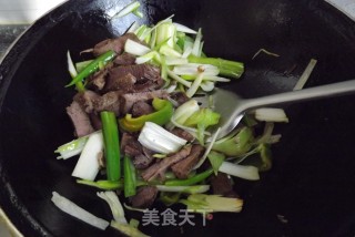 葱香扒肉条的做法步骤：6