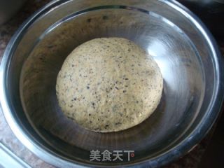 豆渣的花样年华——黑豆枸杞花环面包的做法步骤：2