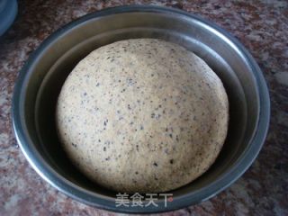 豆渣的花样年华——黑豆枸杞花环面包的做法步骤：3