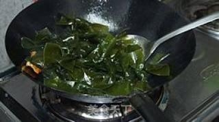 五花肉炒海带的做法步骤：4