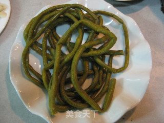 酸豆角炒鸡胗的做法步骤：3