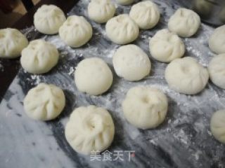 白白胖胖的------酸菜猪肉包子的做法步骤：17