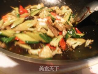 菜花黄瓜炒肉的做法步骤：6