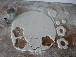 梅花山药饼的做法步骤：4