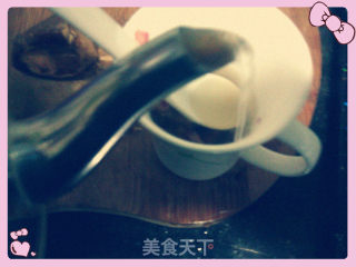 女人如花--玫瑰红糖茶的做法步骤：4