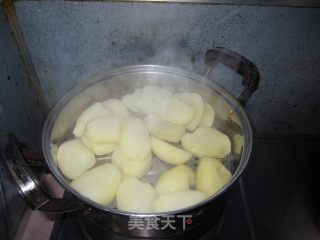 香肉土豆泥的做法步骤：1