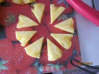 菠萝罐头的做法步骤：1