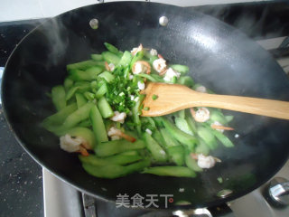 黄瓜炒虾仁的做法步骤：6
