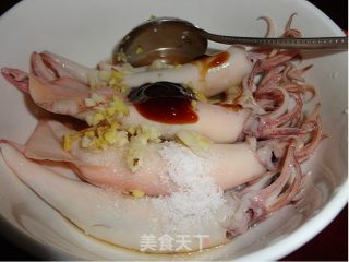酱爆小鱿的做法步骤：4
