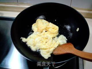 木耳鸡蛋炒油菜的做法步骤：1