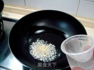 菠萝炒虾球的做法步骤：3