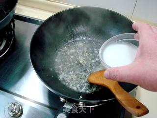 菠萝炒虾球的做法步骤：6