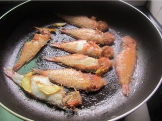 香煎鹦哥鱼的做法步骤：5