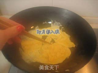 韭香腊肠卷----美味早餐卷起来的做法步骤：5