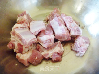 【食疗养生话汤煲】自制养生参芪汤---参芪猴头菇排骨汤的做法步骤：1