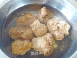 【食疗养生话汤煲】自制养生参芪汤---参芪猴头菇排骨汤的做法步骤：5