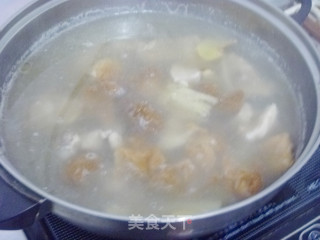 【食疗养生话汤煲】自制养生参芪汤---参芪猴头菇排骨汤的做法步骤：7