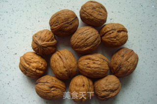 酸甜核桃仁的做法步骤：1