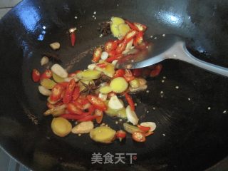 香辣田螺的做法步骤：8