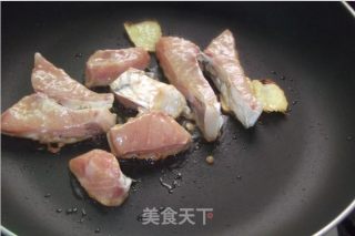 红烧鲩鱼的做法步骤：5