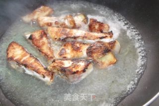 红烧鲩鱼的做法步骤：6
